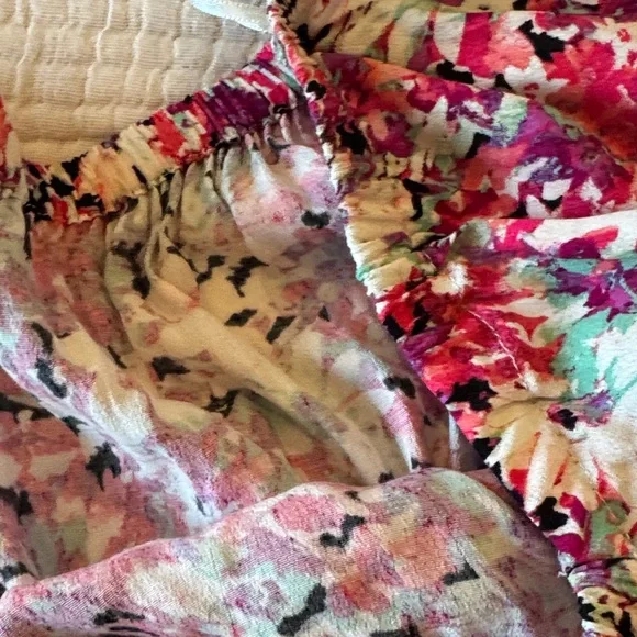 Astr Multicolor Floral Blouse - Picture 4 of 9